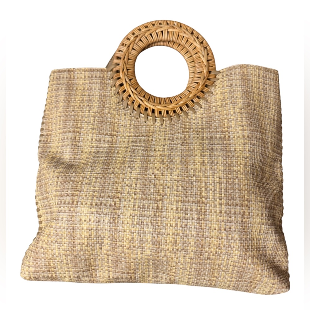 Dolce Vita
Lilah Foldover Clutch - Picture 11 of 11